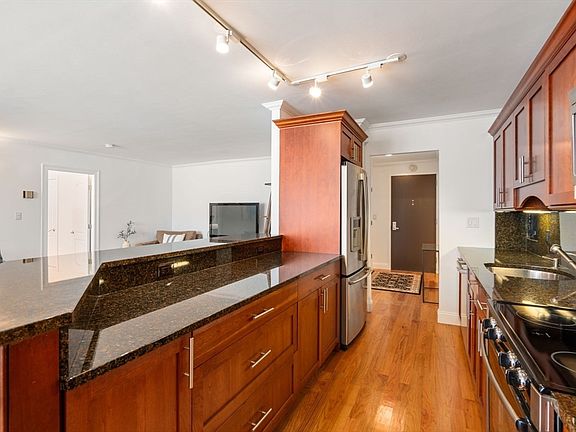 5th image of 50 Longwood Ave APT 214