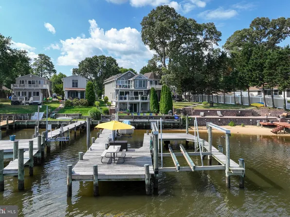 8118 Forest Glen Dr, Pasadena, MD 21122