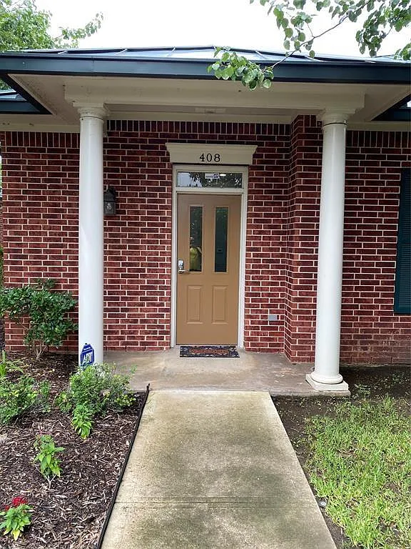 2 bed, 1.0 bath, 780 sqft, $1,750 — Photo 1