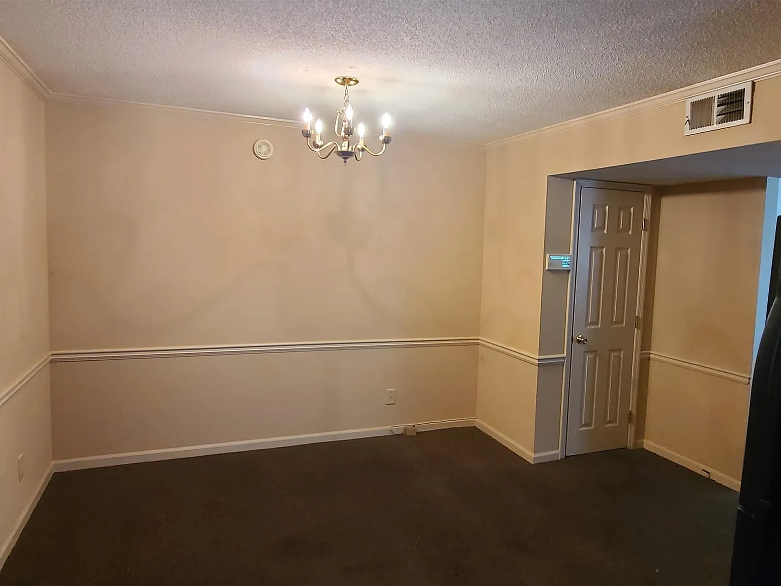 2 bed, 1.5 bath, 1108 sqft, $1,000 — Photo 3