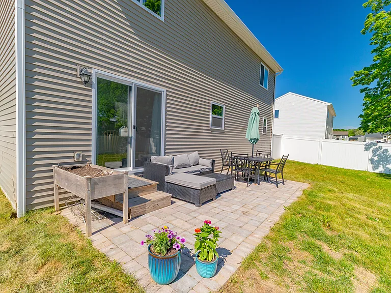 25091 Front Ave — Photo 26