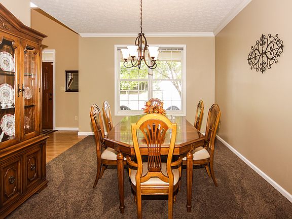 4th image of 2011 Emerald Pines Ln