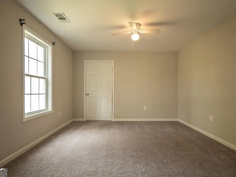 2446 Remington Dr — Photo 15