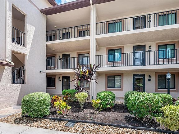 3rd image of 7340 Saint Ives WAY #3106