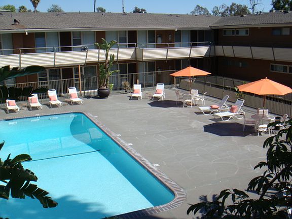 2nd image of 410 Raymondale Dr APT 43