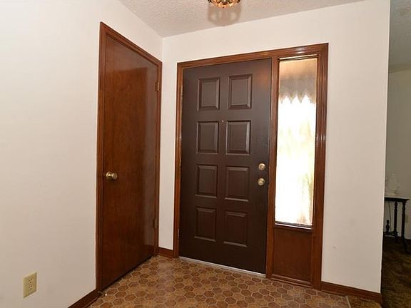 3rd image of 9047 Esguerra Ln