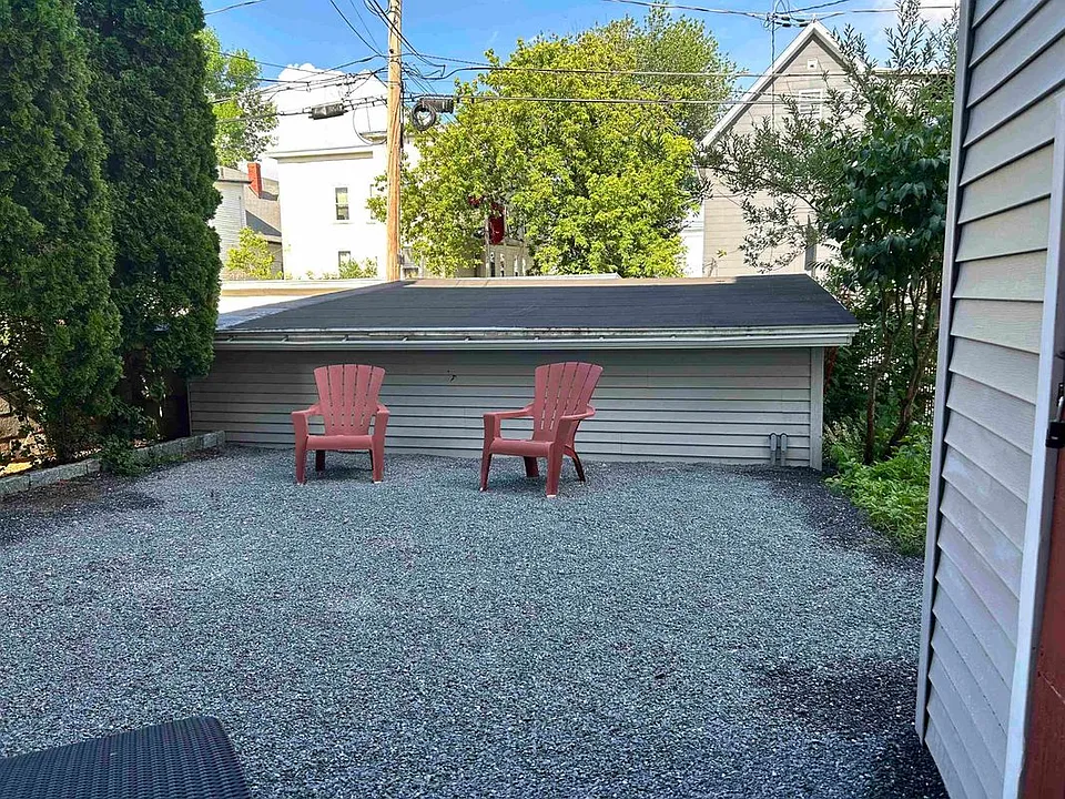 201 Cartier St #2