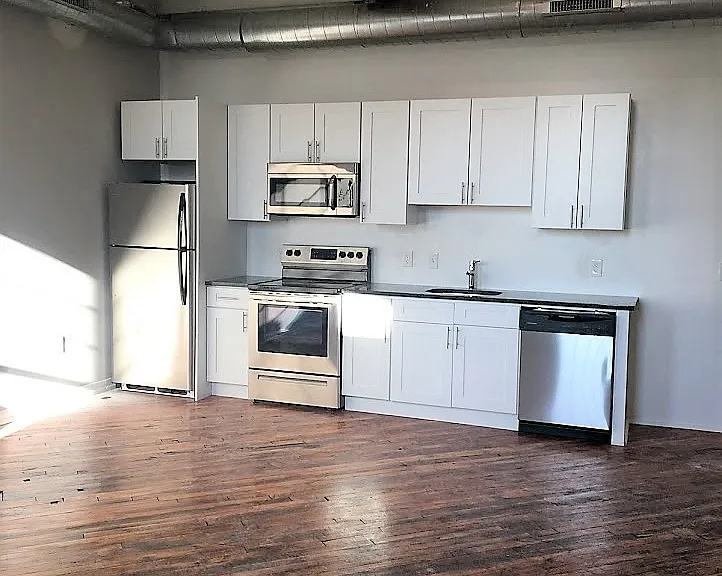 Two Bed, Two Bath 1000 sqft