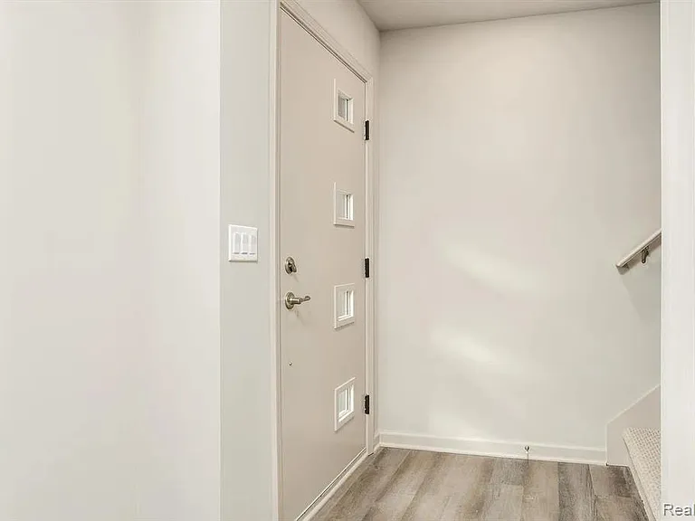 2151 Park Dr — Photo 31