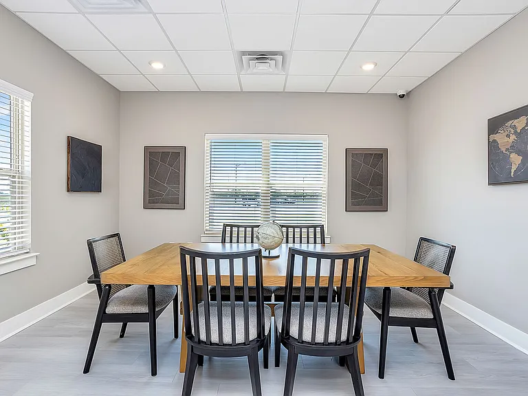 Joy Park Luxury Apartments — Photo 14