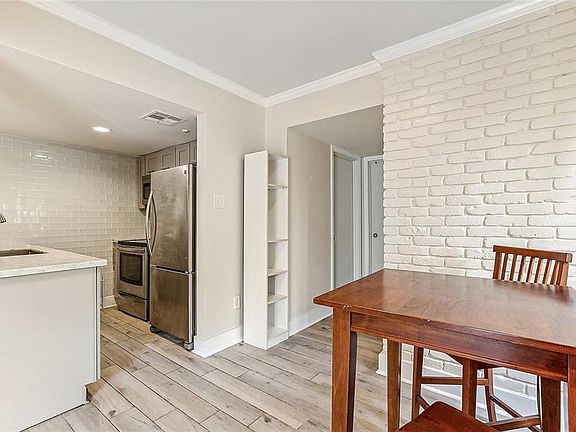 5th image of 3201 Saint Charles Ave APT 105
