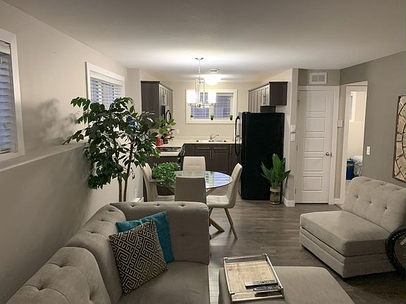 5th image of 762 Hargreaves Cres #B