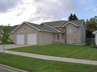 1507 31st Ave SE, Minot, ND 58701
