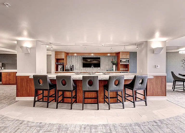 Avenue 8 at Mayfair — Photo 8