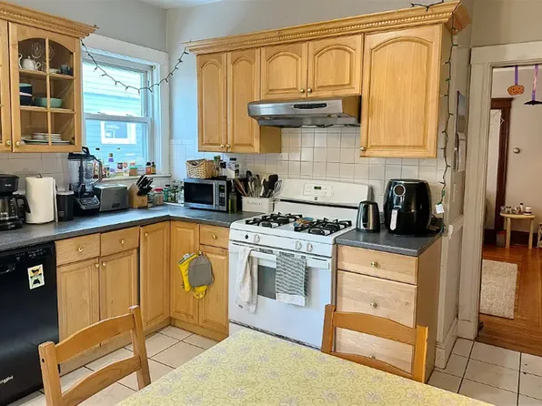 183 College Ave, Somerville, MA