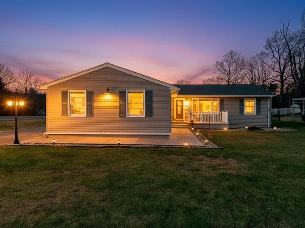 2414 Mayfield Dr, Roanoke, VA 24014