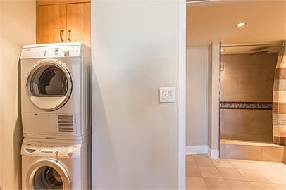 4th image of 4740 Roanoke Pkwy APT 904