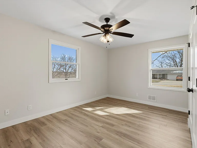 1329 Vista Campo — Photo 32