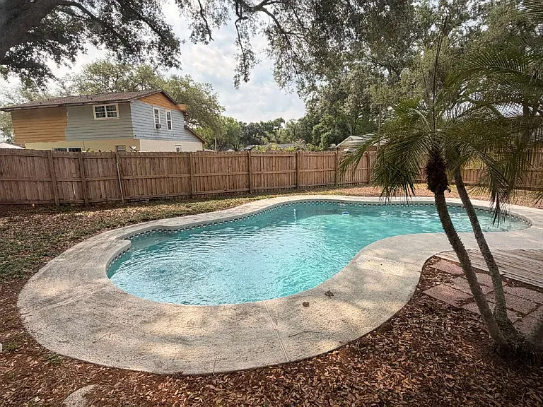 14001 Dominion Ct — Photo 37