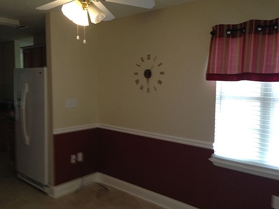 Eat-in kitchen area