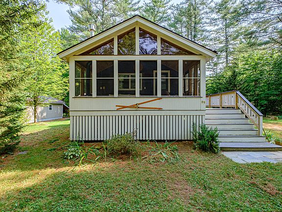 3rd image of 89 Coombs Road