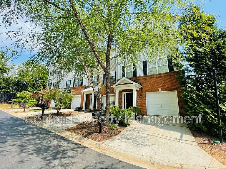 104 Chalet Pl — Photo 2
