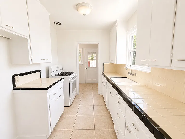 228 W Riggin St #228 — Photo 8