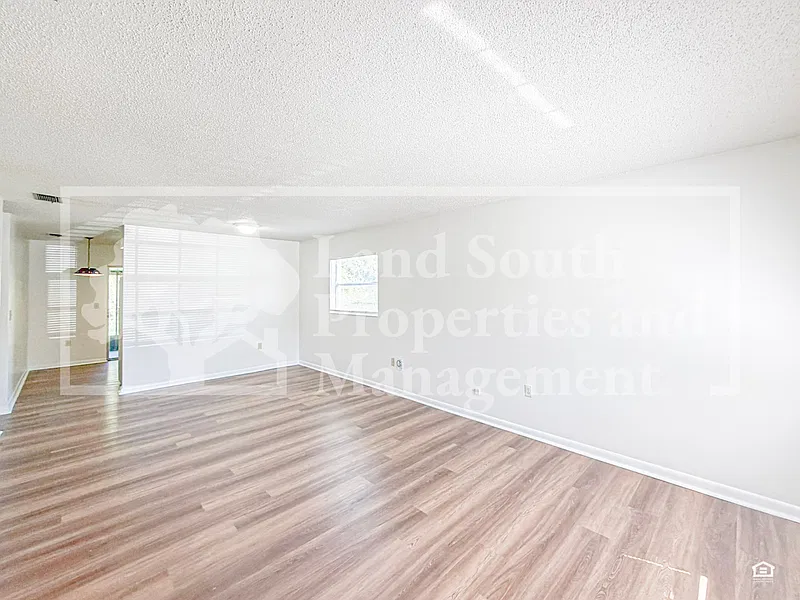 2 bed, 1.5 bath, 946 sqft, $1,450 — Photo 2
