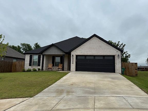 2nd image of 2061 Larry Ln