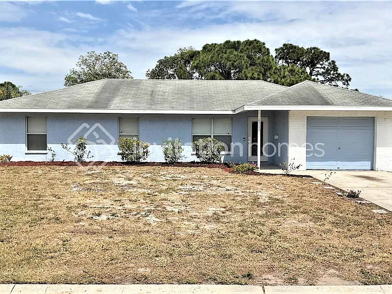 4700 Cortez Way S — Photo 1
