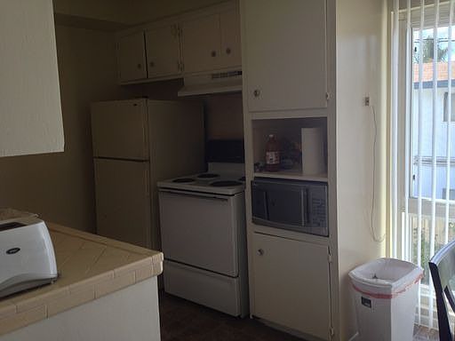 5th image of 904 S Magnolia Ave