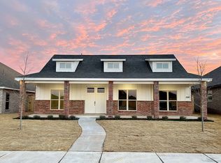 1305 Essex Ln, Wolfforth, TX 79382