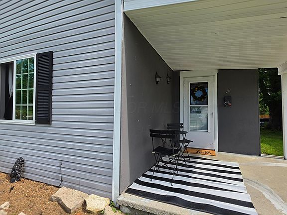 5th image of 210 W Montford Ave