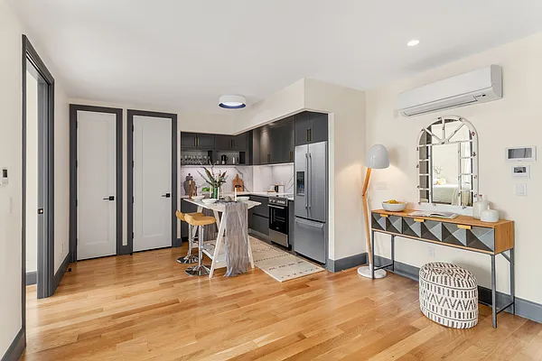 Rented by EXR | media 1