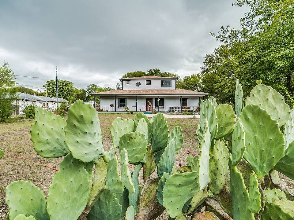 1st image of 631 Oak Knoll Dr