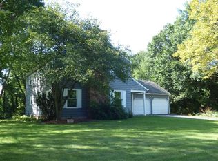 702 Blue Jay Ct, Valparaiso, IN 46383