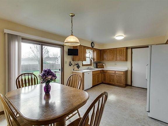 5th image of 2612 John Bourg Dr