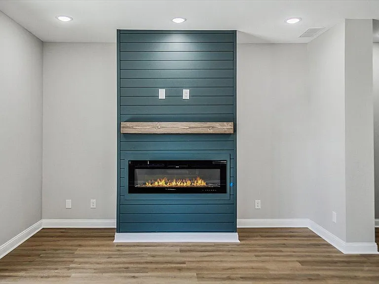 636 N Limestone — Photo 22