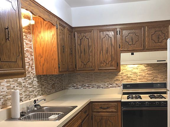 4th image of 4831 W 109th St APT 303