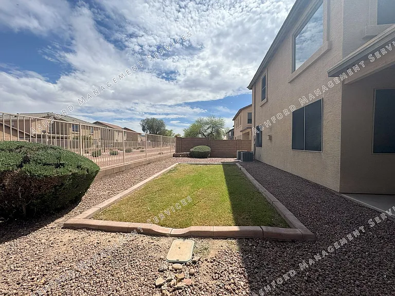 8303 S 47th Ln — Photo 41