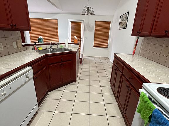 4th image of 105 SW 69th Ct