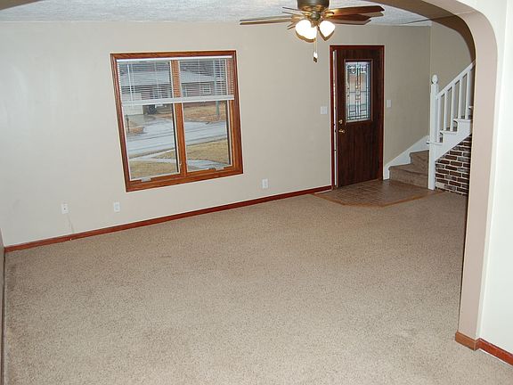 4th image of 5121 Pioneers Blvd