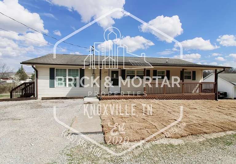 1737 Lively Rd — Photo 1