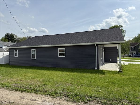 315 S Wallace St, Uhrichsville, OH 44683