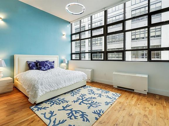 4th image of 360 Furman St #841/842