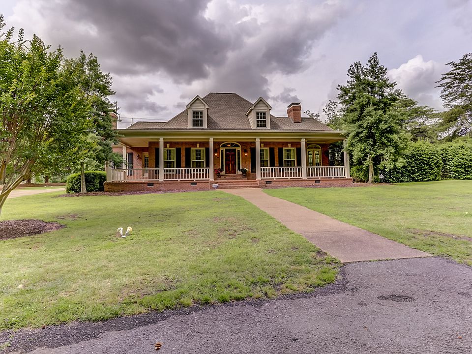 1st image of 130 Woodland Dr