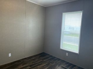 621 E Mills Dr, Towanda, KS 67144