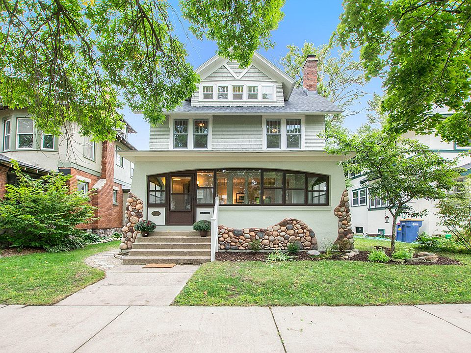 1st image of 1225 Thomas St SE