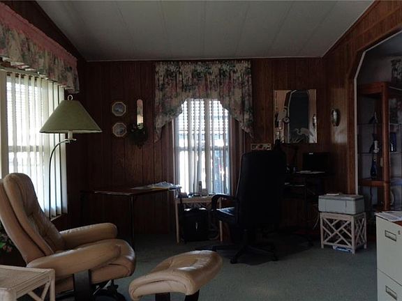 4th image of 4075 Rolling Oaks Dr