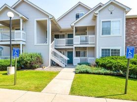 1225 W Prospect Rd